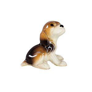 Hagen Renaker Beagle Puppy Dog Sitting Miniature Figurine Ceramic Basset Hound